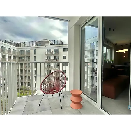 Apartment Shipyard - Near To Electricians Street, 5 Min To Pkp & Old Town