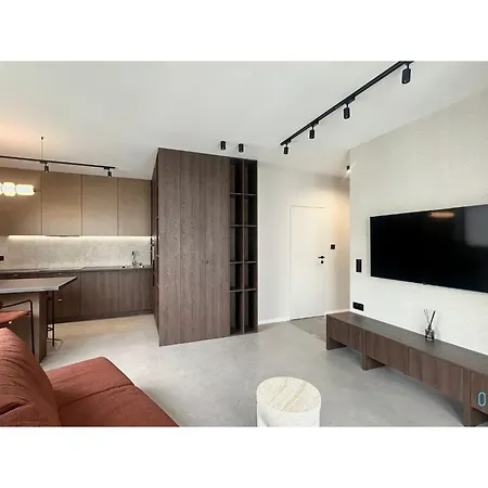 Shipyard - Near To Electricians Street, 5 Min To Pkp & Old Town Apartment