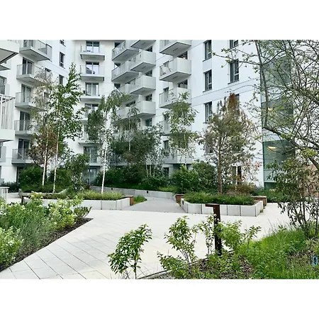 Shipyard - Near To Electricians Street, 5 Min To Pkp & Old Town Apartment