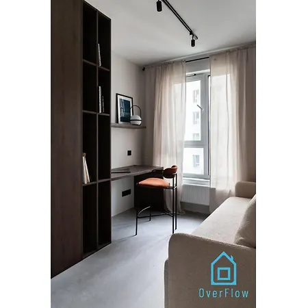 Shipyard - Near To Electricians Street, 5 Min To Pkp & Old Town