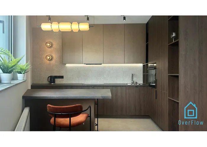 Shipyard - Near To Electricians Street, 5 Min To Pkp & Old Town Lägenhet *