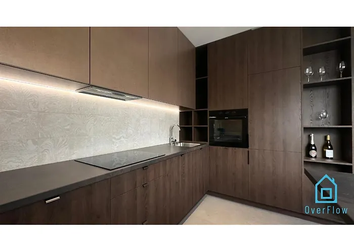 Shipyard - Near To Electricians Street, 5 Min To Pkp & Old Town Lägenhet *