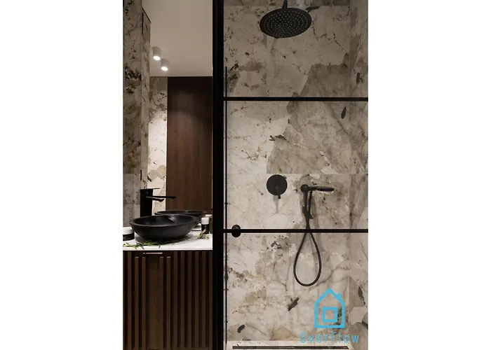 Shipyard - Near To Electricians Street, 5 Min To Pkp & Old Town Lägenhet *